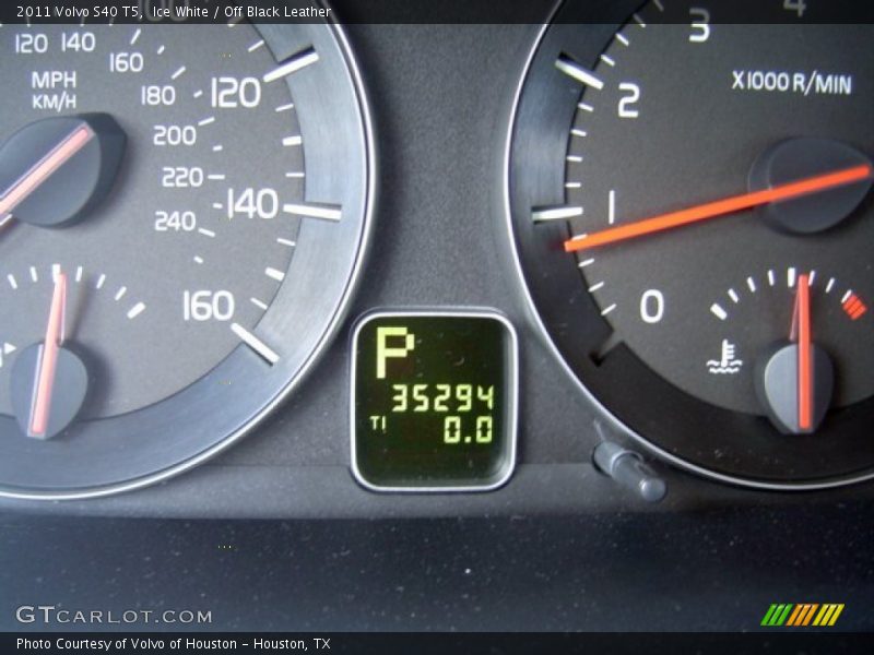 Ice White / Off Black Leather 2011 Volvo S40 T5