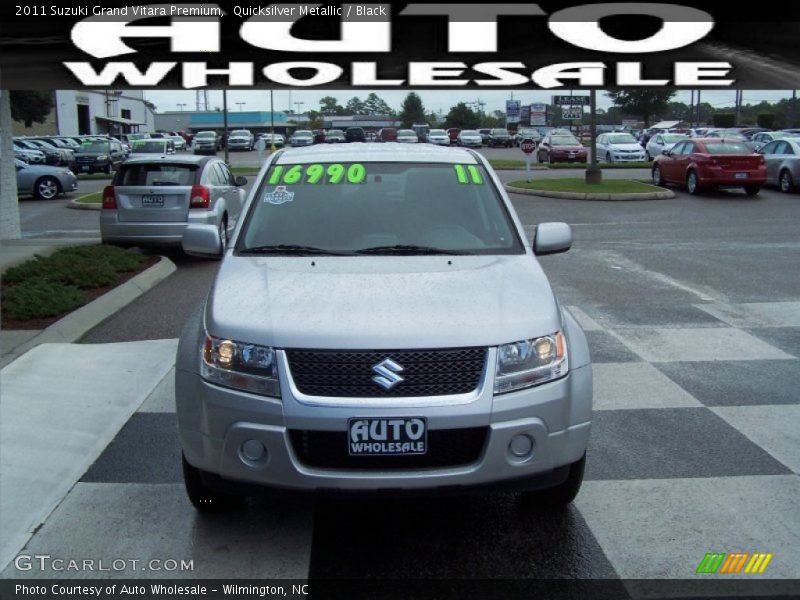 Quicksilver Metallic / Black 2011 Suzuki Grand Vitara Premium