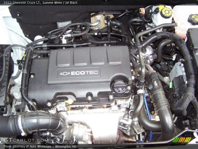 Summit White / Jet Black 2011 Chevrolet Cruze LT