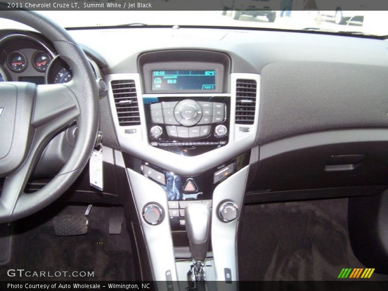 Summit White / Jet Black 2011 Chevrolet Cruze LT