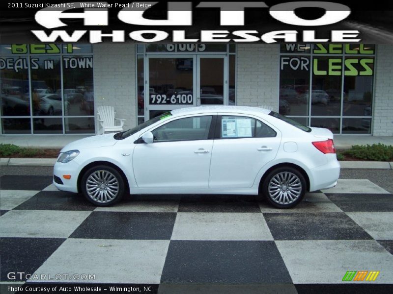 White Water Pearl / Beige 2011 Suzuki Kizashi SE