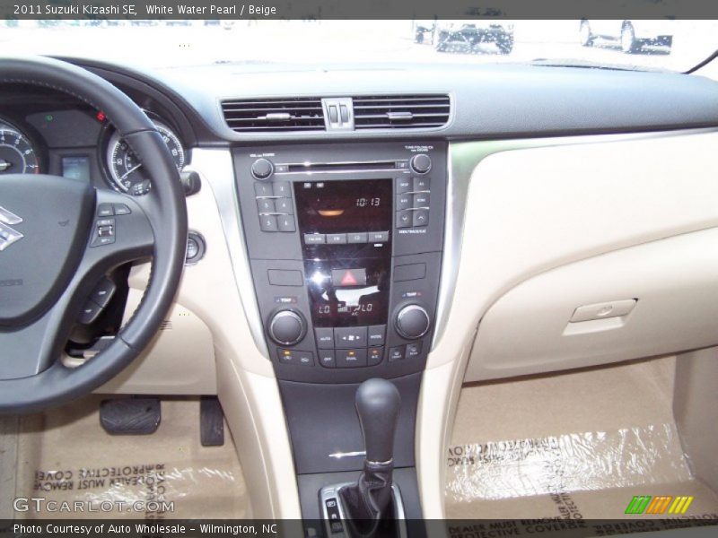 White Water Pearl / Beige 2011 Suzuki Kizashi SE