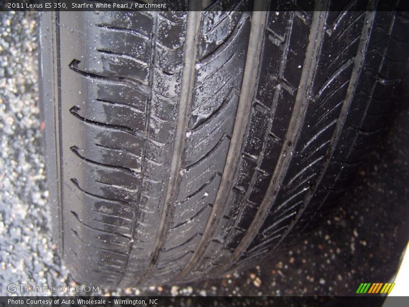 Starfire White Pearl / Parchment 2011 Lexus ES 350
