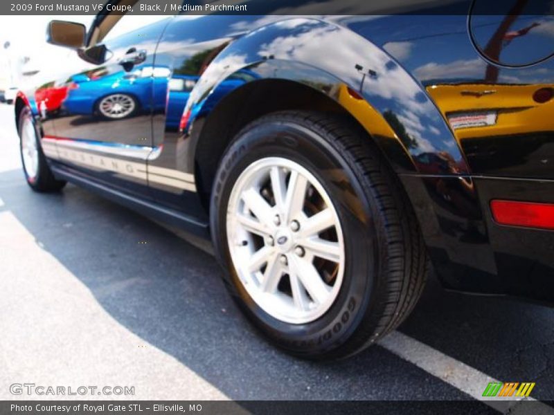 Black / Medium Parchment 2009 Ford Mustang V6 Coupe
