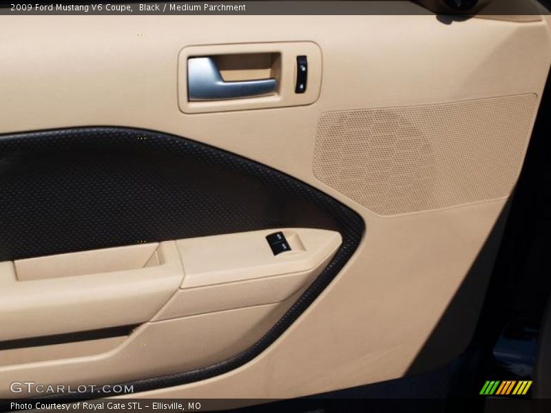 Black / Medium Parchment 2009 Ford Mustang V6 Coupe