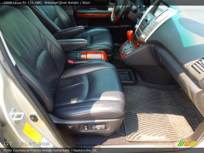 Front Seat of 2006 RX 330 AWD
