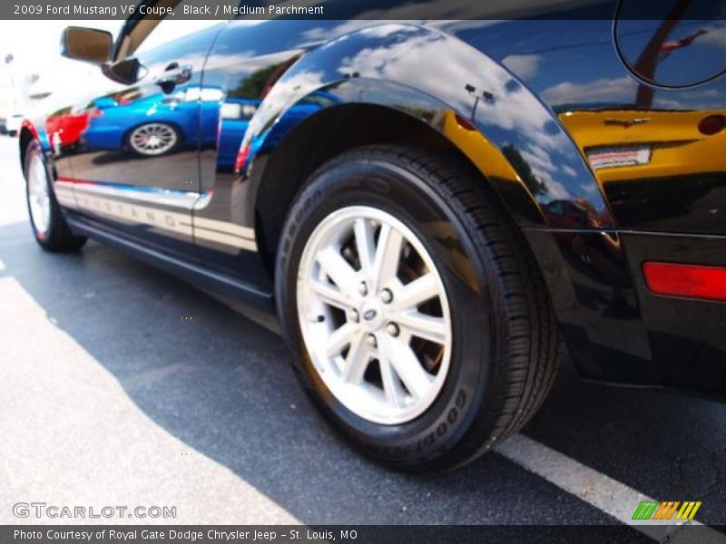 Black / Medium Parchment 2009 Ford Mustang V6 Coupe