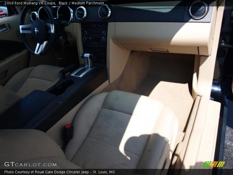 Black / Medium Parchment 2009 Ford Mustang V6 Coupe