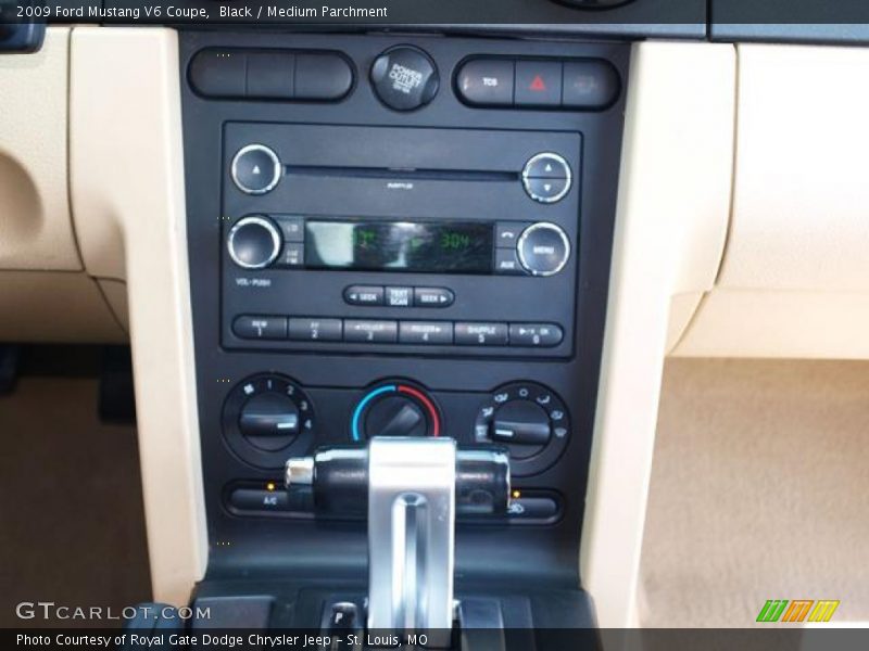 Black / Medium Parchment 2009 Ford Mustang V6 Coupe