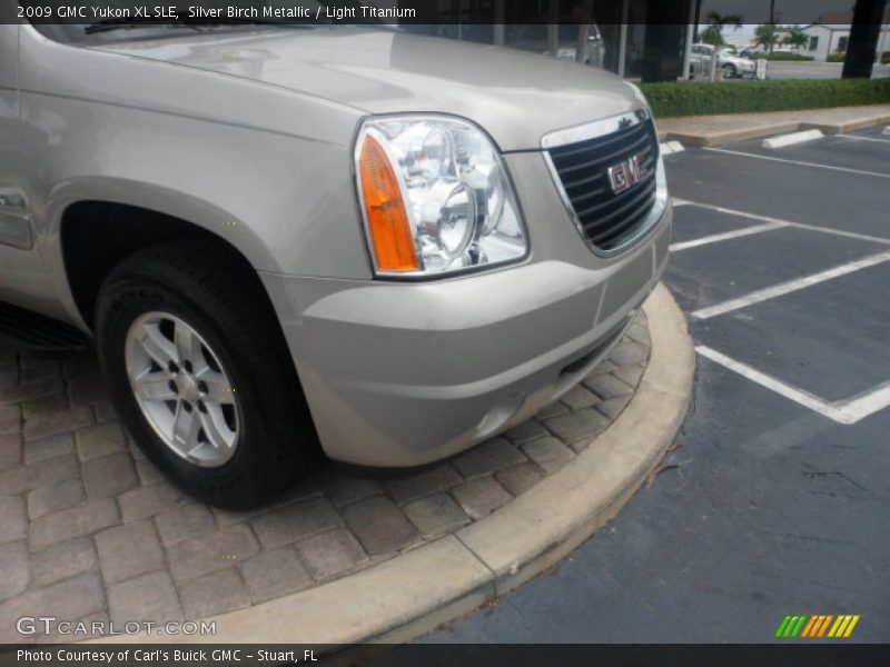 Silver Birch Metallic / Light Titanium 2009 GMC Yukon XL SLE