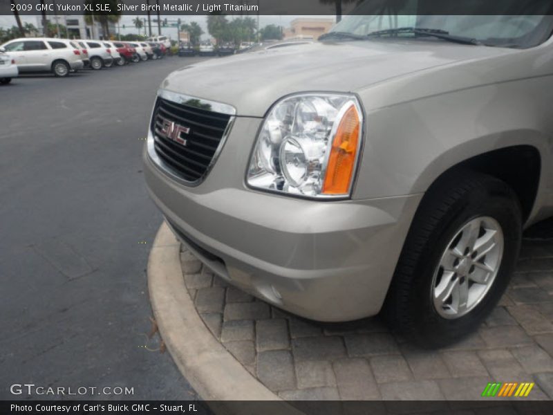 Silver Birch Metallic / Light Titanium 2009 GMC Yukon XL SLE