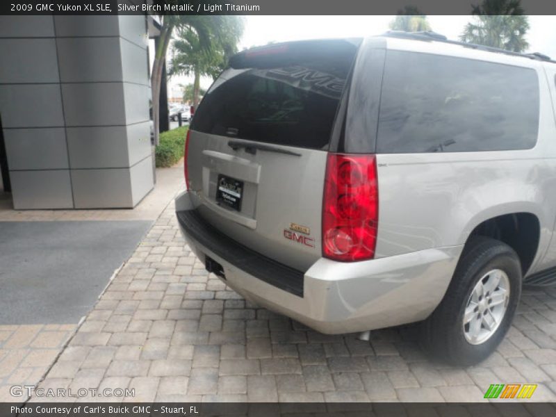 Silver Birch Metallic / Light Titanium 2009 GMC Yukon XL SLE