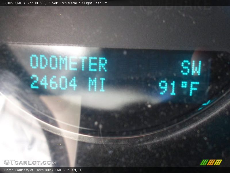 Silver Birch Metallic / Light Titanium 2009 GMC Yukon XL SLE