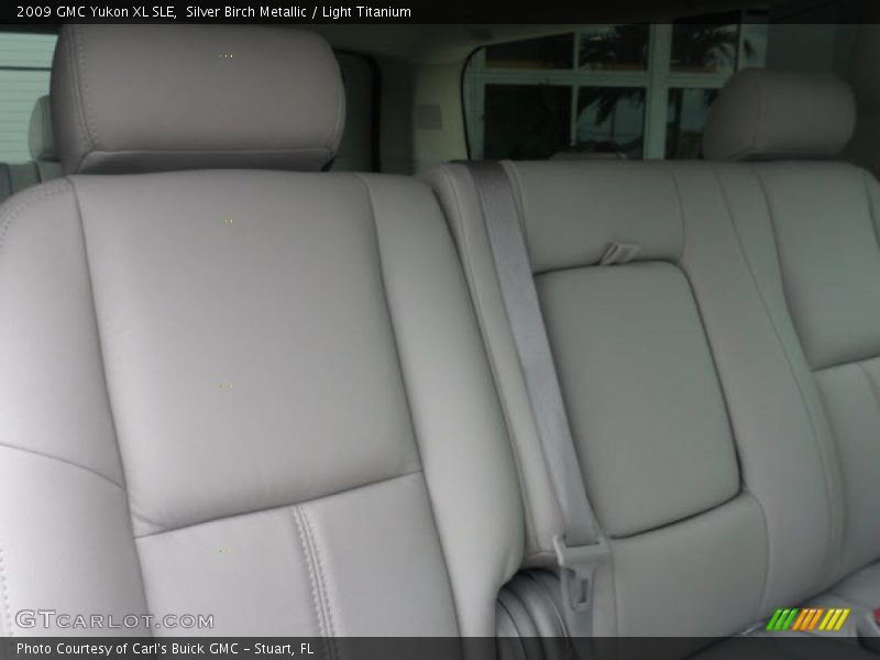Silver Birch Metallic / Light Titanium 2009 GMC Yukon XL SLE