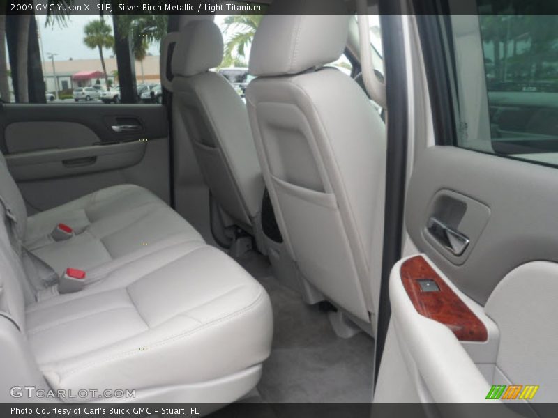 Silver Birch Metallic / Light Titanium 2009 GMC Yukon XL SLE