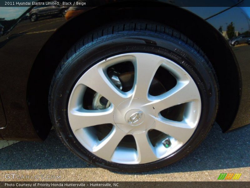Black / Beige 2011 Hyundai Elantra Limited