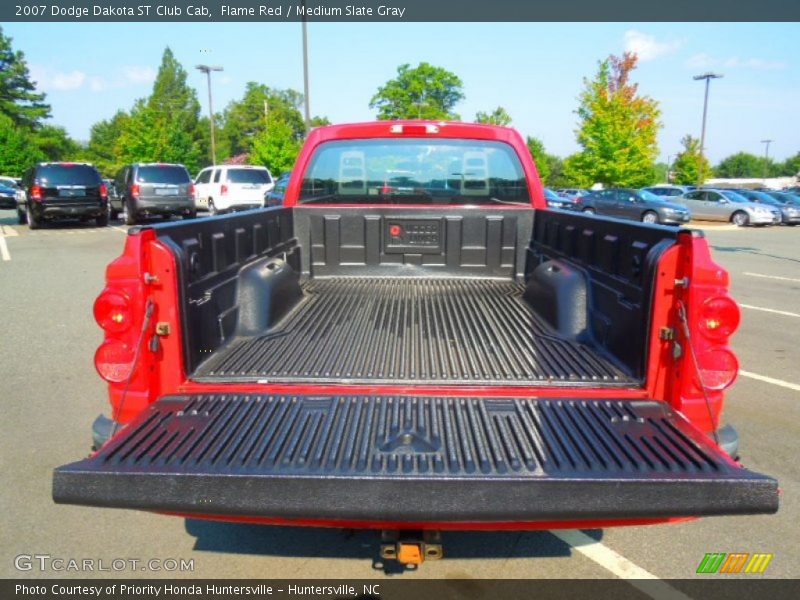 Flame Red / Medium Slate Gray 2007 Dodge Dakota ST Club Cab
