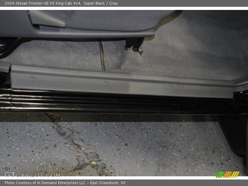 Super Black / Gray 2004 Nissan Frontier XE V6 King Cab 4x4