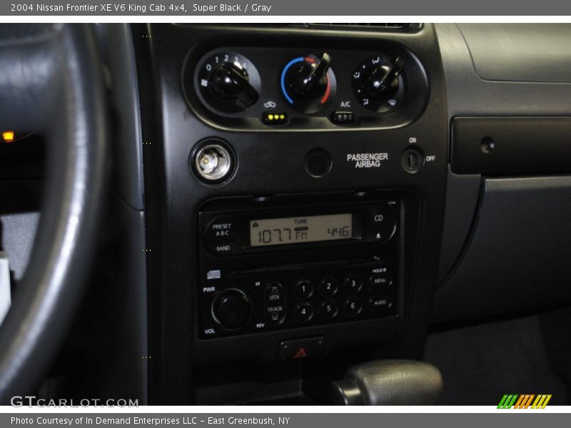 Super Black / Gray 2004 Nissan Frontier XE V6 King Cab 4x4