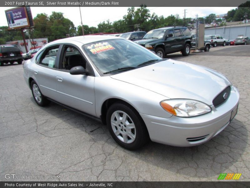 Silver Frost Metallic / Medium/Dark Flint 2007 Ford Taurus SE