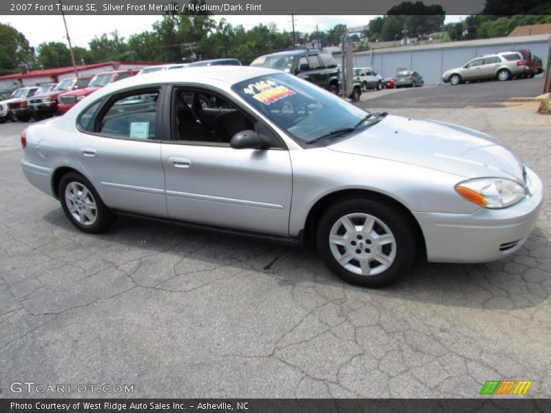 Silver Frost Metallic / Medium/Dark Flint 2007 Ford Taurus SE