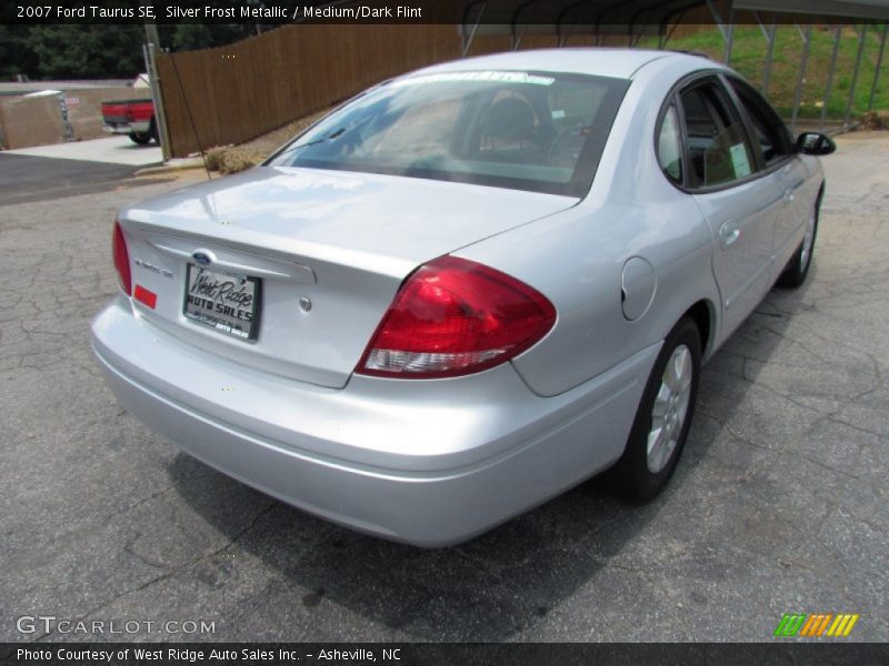 Silver Frost Metallic / Medium/Dark Flint 2007 Ford Taurus SE