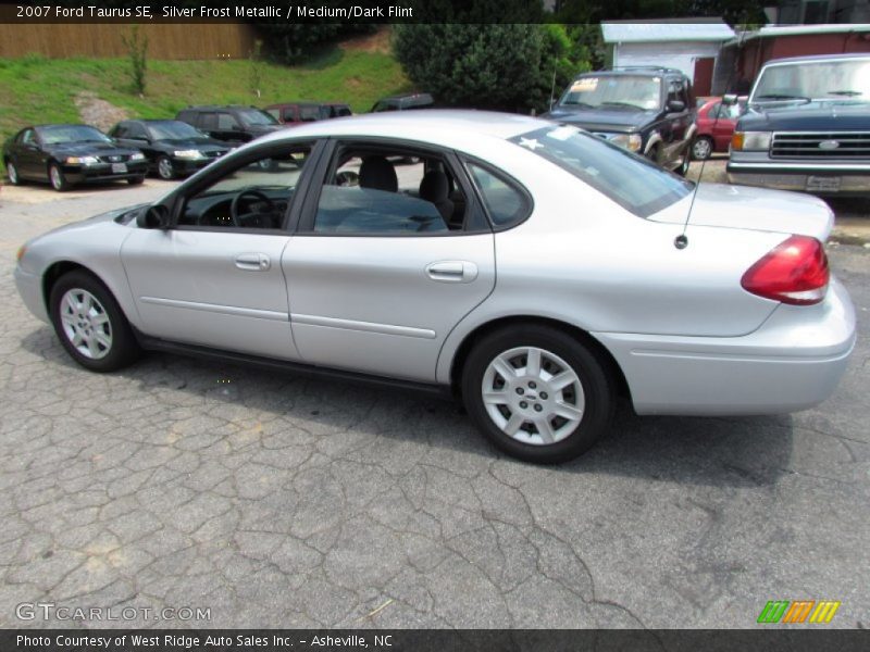 Silver Frost Metallic / Medium/Dark Flint 2007 Ford Taurus SE