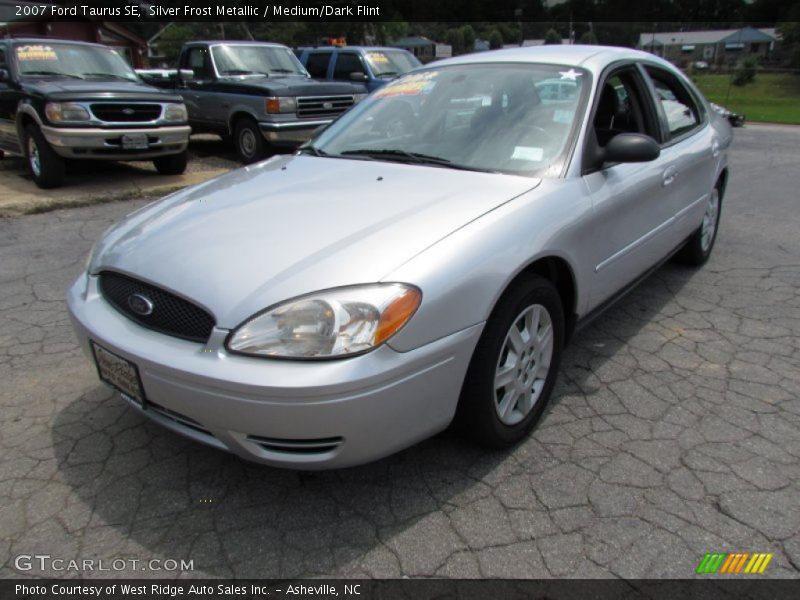 Silver Frost Metallic / Medium/Dark Flint 2007 Ford Taurus SE