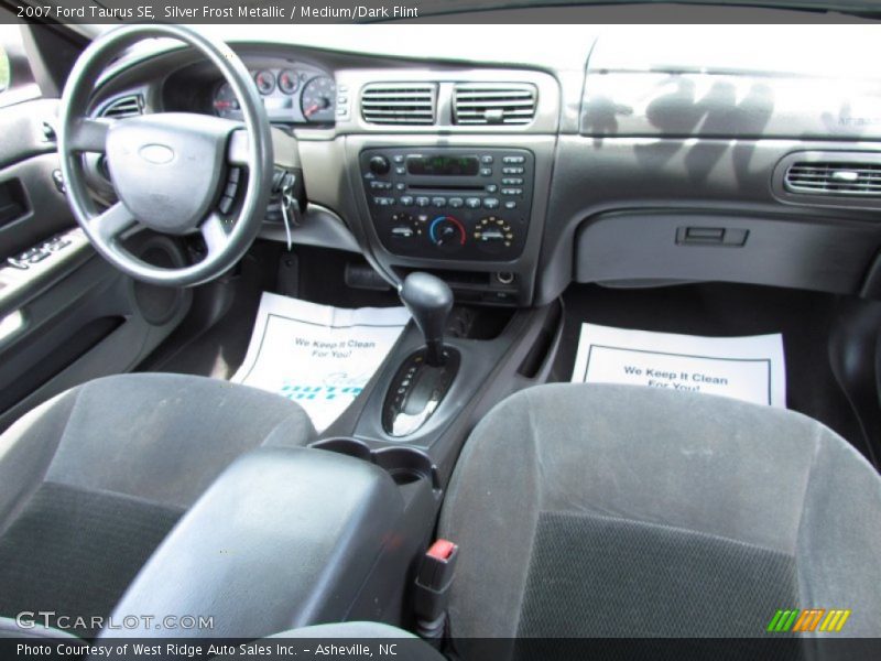 Silver Frost Metallic / Medium/Dark Flint 2007 Ford Taurus SE