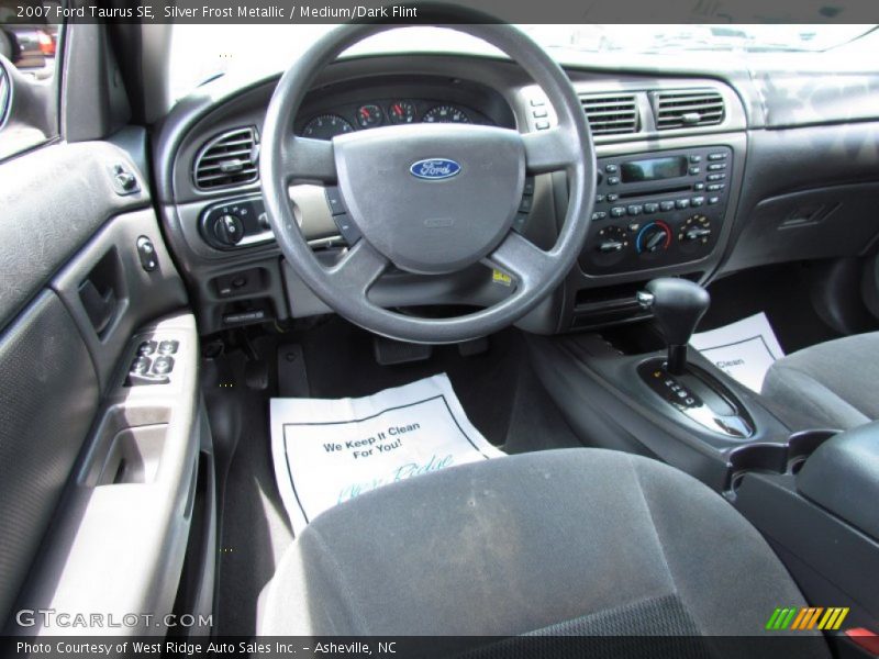 Silver Frost Metallic / Medium/Dark Flint 2007 Ford Taurus SE