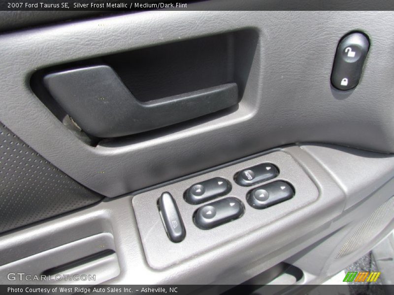 Silver Frost Metallic / Medium/Dark Flint 2007 Ford Taurus SE