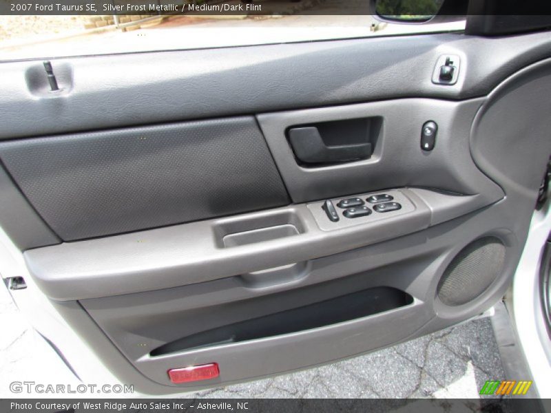 Silver Frost Metallic / Medium/Dark Flint 2007 Ford Taurus SE