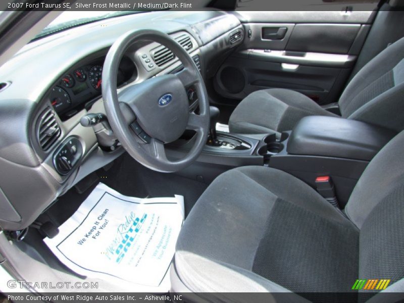 Silver Frost Metallic / Medium/Dark Flint 2007 Ford Taurus SE