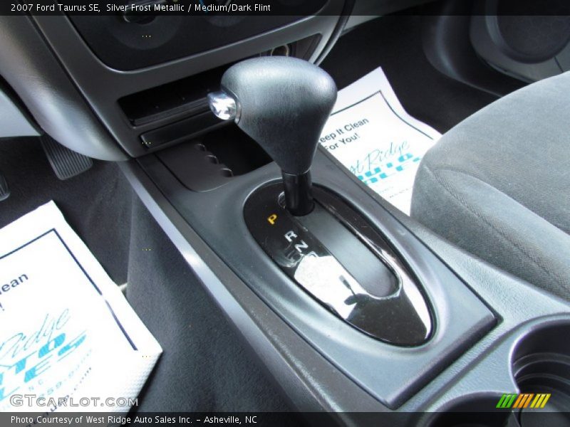 Silver Frost Metallic / Medium/Dark Flint 2007 Ford Taurus SE