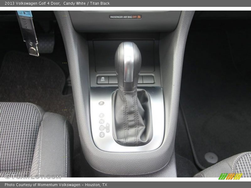 Candy White / Titan Black 2013 Volkswagen Golf 4 Door