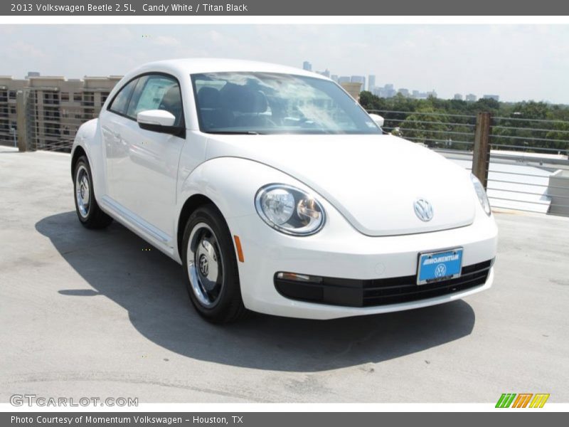 Candy White / Titan Black 2013 Volkswagen Beetle 2.5L