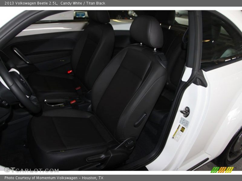Candy White / Titan Black 2013 Volkswagen Beetle 2.5L