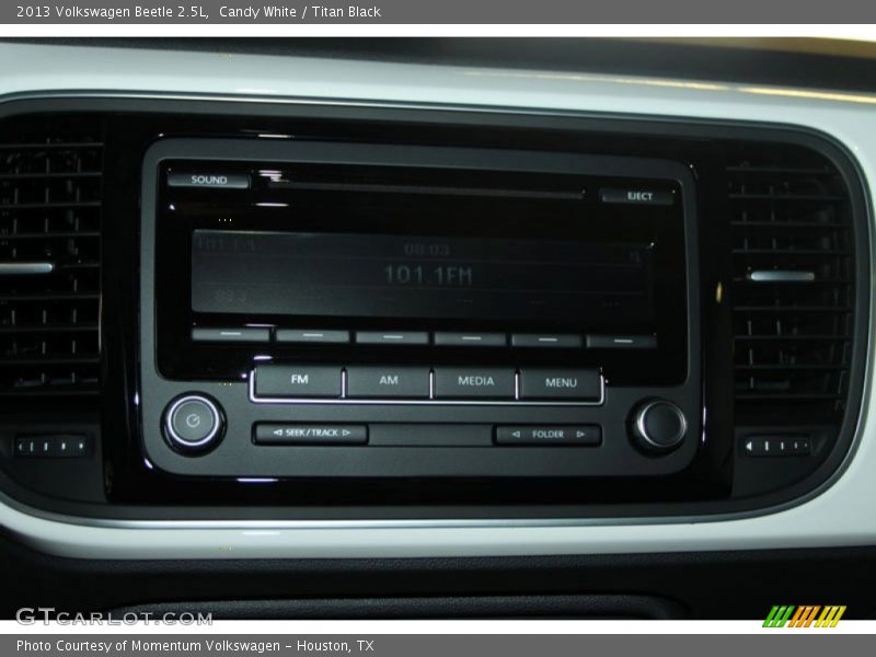 Candy White / Titan Black 2013 Volkswagen Beetle 2.5L
