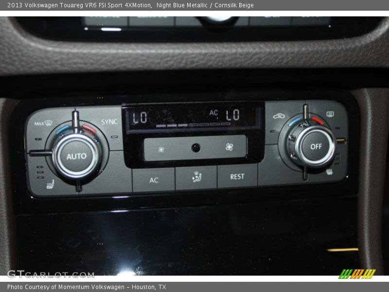Night Blue Metallic / Cornsilk Beige 2013 Volkswagen Touareg VR6 FSI Sport 4XMotion
