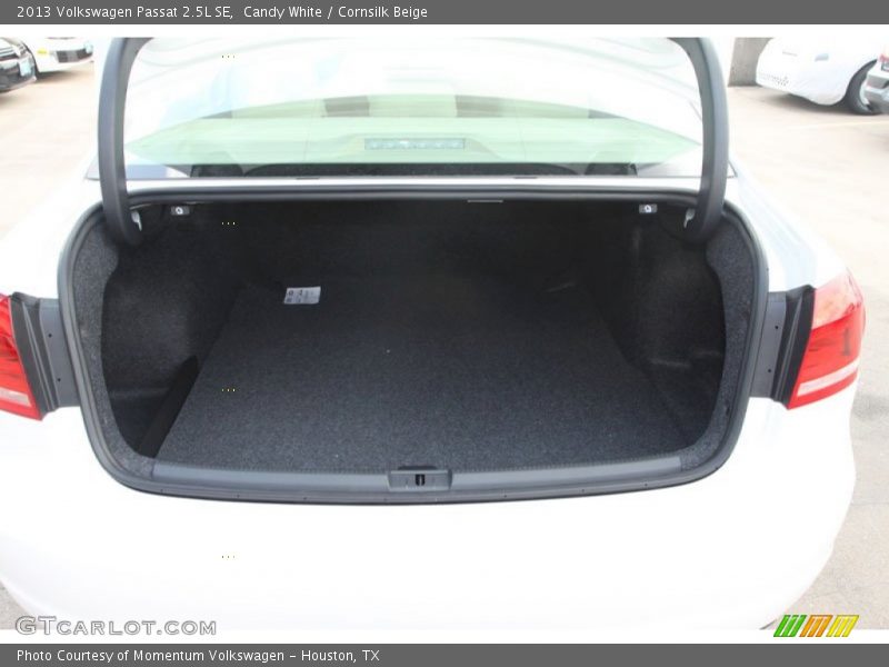 Candy White / Cornsilk Beige 2013 Volkswagen Passat 2.5L SE