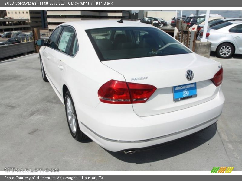 Candy White / Titan Black 2013 Volkswagen Passat 2.5L SEL