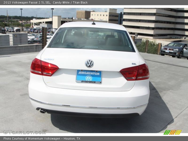 Candy White / Titan Black 2013 Volkswagen Passat 2.5L SEL