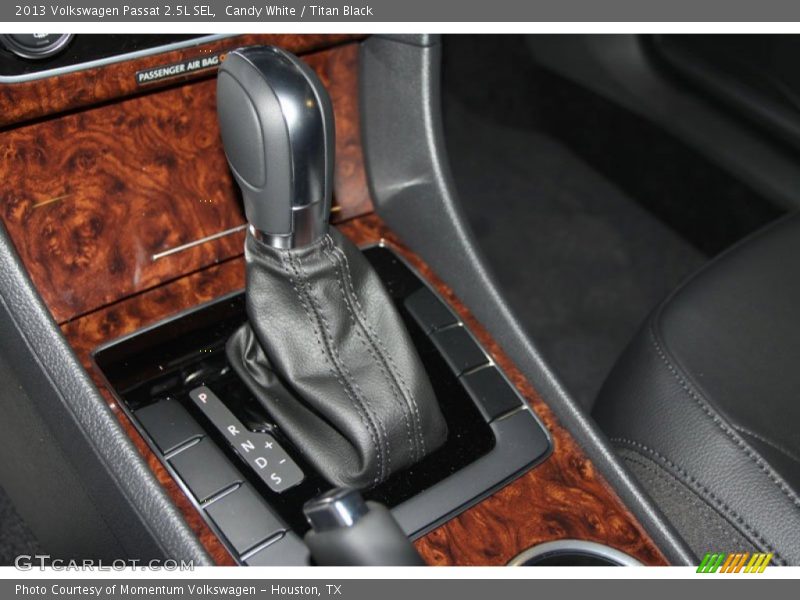Candy White / Titan Black 2013 Volkswagen Passat 2.5L SEL