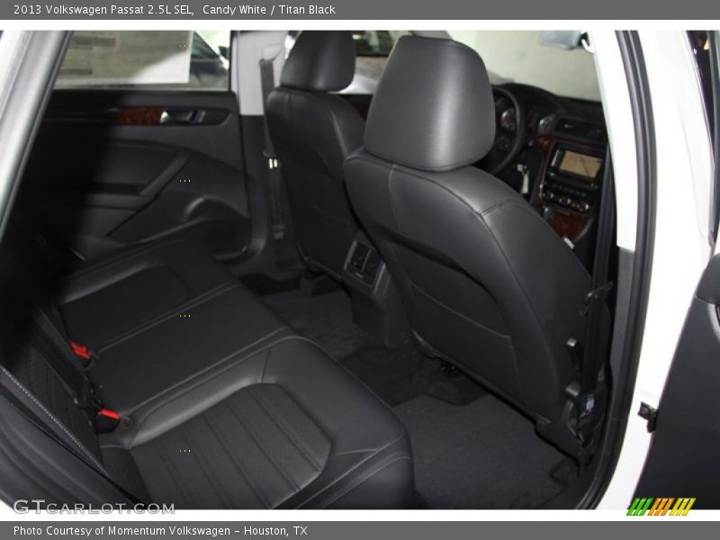 Candy White / Titan Black 2013 Volkswagen Passat 2.5L SEL
