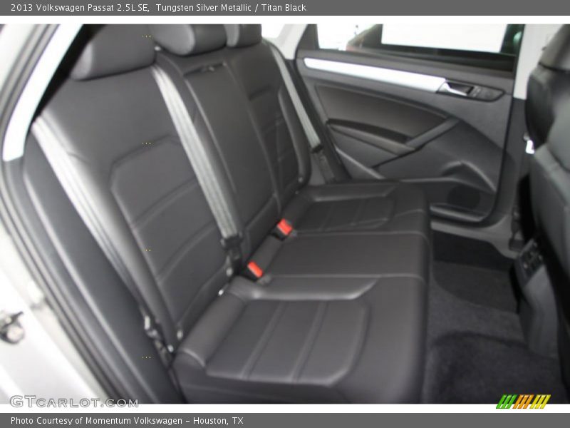 Tungsten Silver Metallic / Titan Black 2013 Volkswagen Passat 2.5L SE