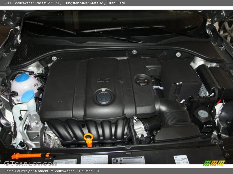 Tungsten Silver Metallic / Titan Black 2013 Volkswagen Passat 2.5L SE