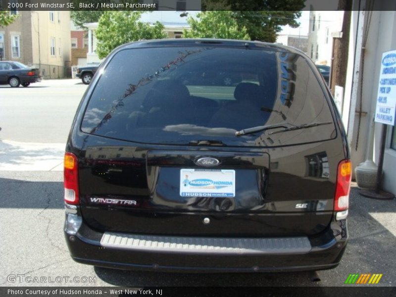Black / Medium Parchment 2000 Ford Windstar SE