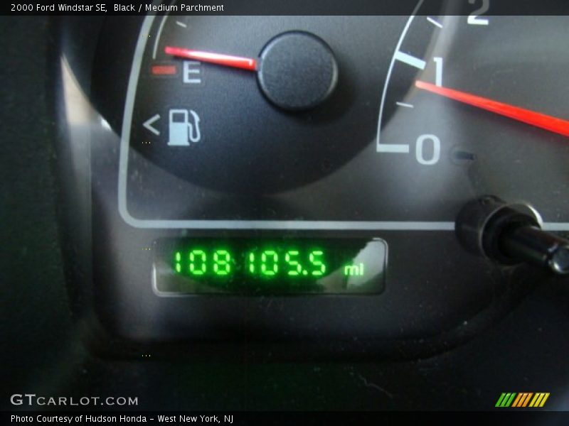 Black / Medium Parchment 2000 Ford Windstar SE