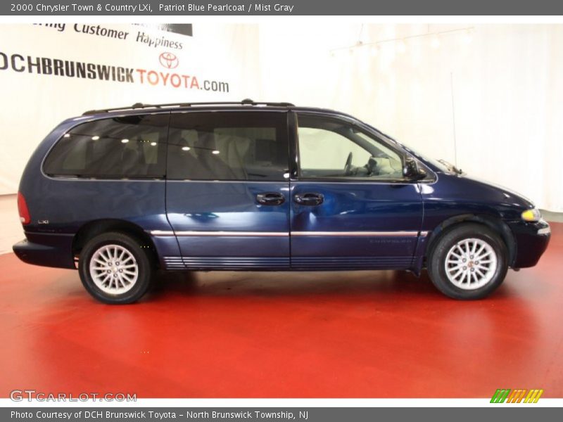 Patriot Blue Pearlcoat / Mist Gray 2000 Chrysler Town & Country LXi