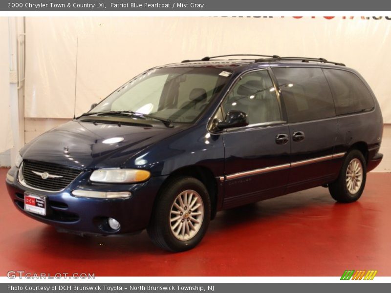 Patriot Blue Pearlcoat / Mist Gray 2000 Chrysler Town & Country LXi